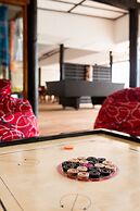 Funky Fish Beach & Surf Resort - Hostel