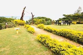 Funky Fish Beach & Surf Resort - Hostel