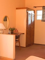 Corona Guest Farm