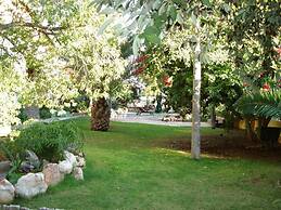 Corona Guest Farm