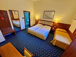 Hotel Benaco