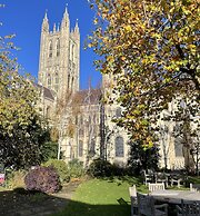 Canterbury Cathedral Lodge