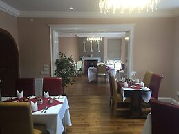 Royal Hotel