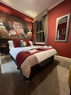 Delovely Hotel