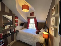 Delovely Hotel