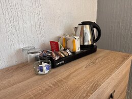 Delovely Hotel