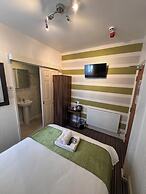 Delovely Hotel