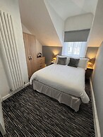 Delovely Hotel