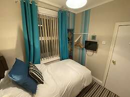 Delovely Hotel