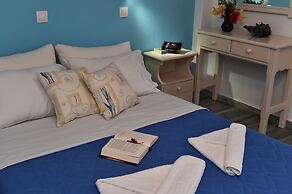 Tarsa Studios & Apartments