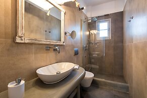 Tarsa Studios & Apartments