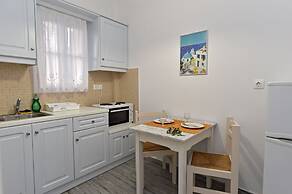 Tarsa Studios & Apartments