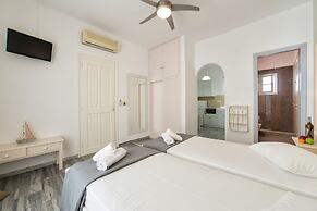 Tarsa Studios & Apartments