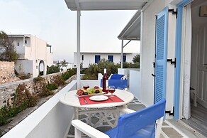 Tarsa Studios & Apartments