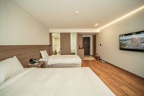 Raon Hotel & Resort