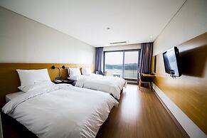 Asia Lakeside Hotel