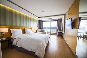 Asia Lakeside Hotel