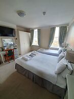 Alexandra Hotel