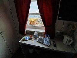 Alexandra Hotel
