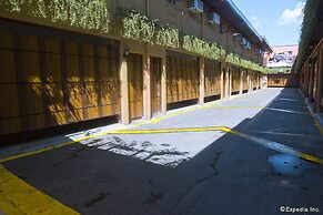 Victoria Court Las Piñas