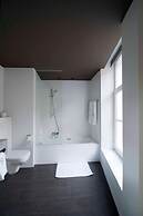 Square Hotel