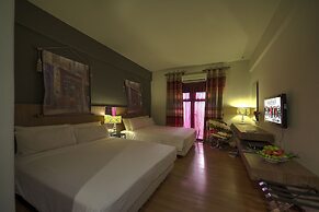 Arenaa Deluxe Boutique Hotel