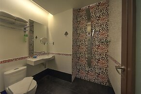 Arenaa Deluxe Boutique Hotel