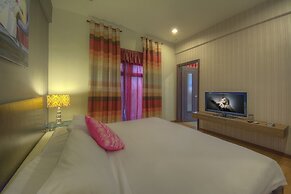 Arenaa Deluxe Boutique Hotel