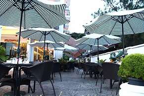 Arenaa Deluxe Boutique Hotel