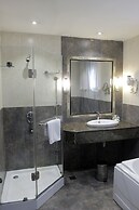 Royal Suites