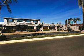 The Town House Motor Inn