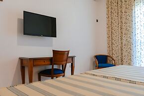 Port Europa Hotel