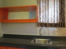 Cinfandel Suites