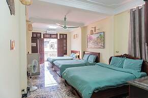 Il Divo Hostel