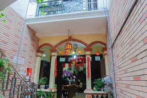Il Divo Hostel