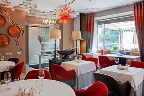 Mary Hotel