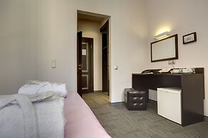 Mary Hotel