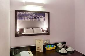 Mary Hotel