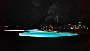 Smiles Beach Hotel