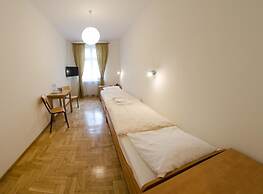 Brama Hostel