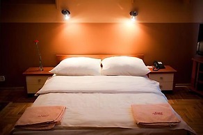 Brama Hostel