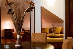 Nautica Apartments