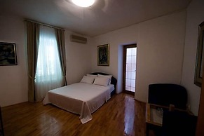 Nautica Apartments