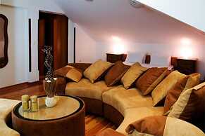 Nautica Apartments