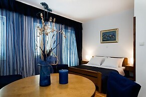 Nautica Apartments