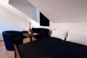 Nautica Apartments