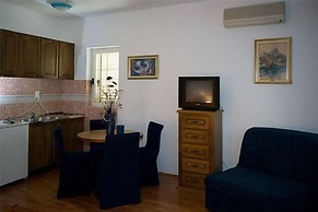 Nautica Apartments