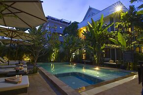 Apsara Centrepole Hotel