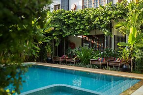 Apsara Centrepole Hotel