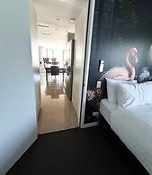 DeLorenzo's Studio Apartments